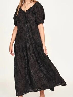 MIRTH CAPRI DRESS IN BLACK EYELET size XS
